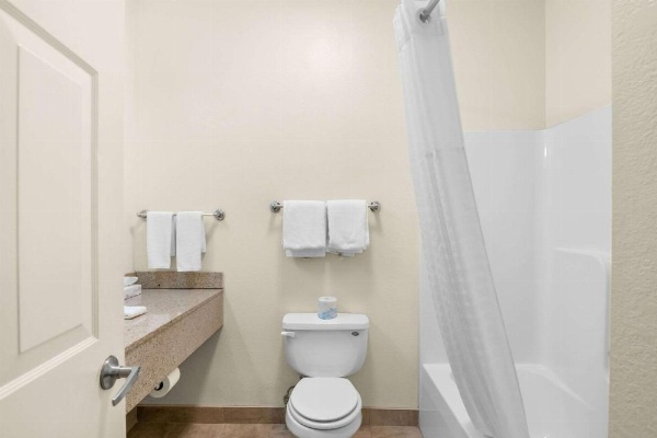 Quality Inn image 24